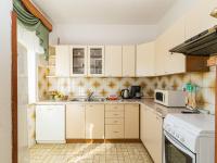 Kuchyňa alebo kuchynka v ubytovaní Holiday Home Larisa by Interhome