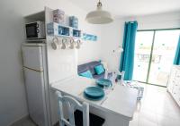 Kuchyň nebo kuchyňský kout v ubytování Sea Breeze Apartment 309