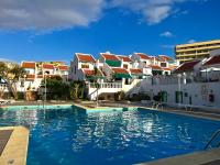 Bazén v ubytování Townhouse in Costa Adeje , complex Tegueste nebo v jeho okolí