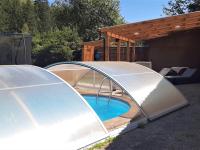 Bazén v ubytování Holiday Home Dolníky u Trutnova by Interhome nebo v jeho okolí