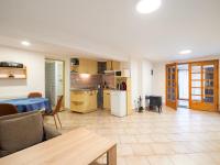 Kuchyň nebo kuchyňský kout v ubytování Holiday Home Dolníky u Trutnova by Interhome