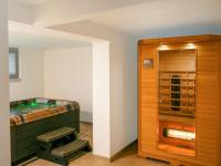Biliár nebo kulečník v ubytování Holiday Home Dolníky u Trutnova by Interhome