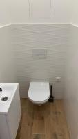 Kúpeľňa v ubytovaní SípSix Apartment - modern 2 bedroom newly renovated flat with AC in Budapest city centre