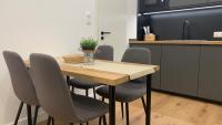 Kuchyňa alebo kuchynka v ubytovaní SípSix Apartment - modern 2 bedroom newly renovated flat with AC in Budapest city centre
