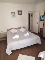 Posteľ alebo postele v izbe v ubytovaní Apartments Lalic
