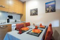A kitchen or kitchenette at Appartamento Centrale vicino a Humanitas e Forum Assago
