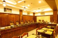 Hotel Guruvayur Darshanにあるビジネスエリアまたは会議室