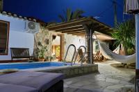 Bazén v ubytování Tinyhouse im Patio einer romantischen Finca nebo v jeho okolí