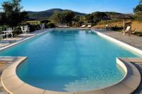 Bazén v ubytovaní Agriturismo Porta al Colle alebo v jeho blízkosti