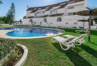 Bazén v ubytovaní ELD2- Luxury 3 Bedroom Penthouse in Nueva Andalucia alebo v jeho blízkosti