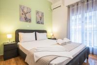 Posteľ alebo postele v izbe v ubytovaní Erythros Boutique Suite By Cloudkeys