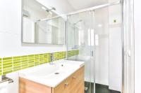 Kúpeľňa v ubytovaní Laramond Barcelona Rooms