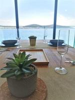 Plán poschodí v ubytovaní Beach front apartment with beautiful sunsets