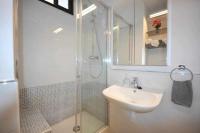 Kúpeľňa v ubytovaní Atico Apartamento Loft Playa Victoria Cadiz
