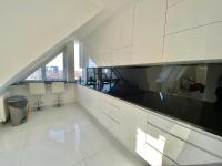 Plán poschodí v ubytovaní Penthouse 2 Bedroom Designer Apartment