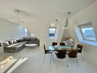 Posedenie v ubytovaní Penthouse 2 Bedroom Designer Apartment