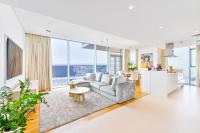 Premium 2+1 BR condo in the heart of Bluewaters Islandにあるシーティングエリア