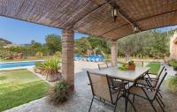 The swimming pool at or close to Butxaco