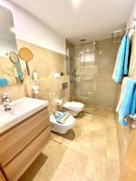 A bathroom at Mar de Fuerteventura 2