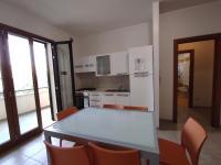 A kitchen or kitchenette at Finestrelle Pied à terre a Otranto