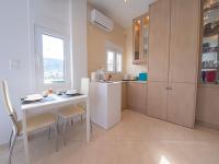 Kuchyňa alebo kuchynka v ubytovaní Lux Sea Studio - Porto Rafti