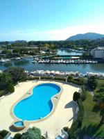 Uma vista da piscina em Lovely Appartment Cannes Marina ou nos arredores