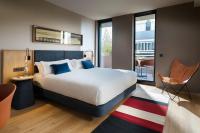 A bed or beds in a room at Ocean Drive Madrid