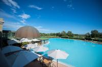 Bazén v ubytovaní Cosmopolitan Golf & Beach Resort alebo v jeho blízkosti