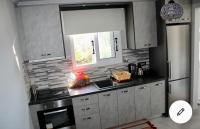 Kuchyň nebo kuchyňský kout v ubytování Dina’s house 2