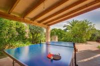Stolný tenis v ubytovaní Ideal Property Mallorca - Can Nyany Buger alebo v jeho okolí