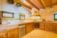 Kuchyňa alebo kuchynka v ubytovaní Ideal Property Mallorca - Can Nyany Buger