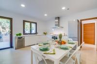 Kuchyňa alebo kuchynka v ubytovaní Ideal Property Mallorca - Sa Canova d'Ariany
