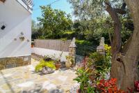 Vonkajšia záhrada v ubytovaní Villa del Mare