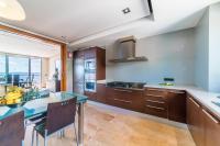 A kitchen or kitchenette at Ideal Property Mallorca - Villa Sammy