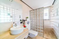 A bathroom at Ideal Property Mallorca - Villa Sammy