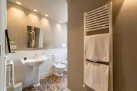 A bathroom at Atelier Altafronte