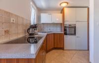 Kuchyňa alebo kuchynka v ubytovaní Apartment Melanie