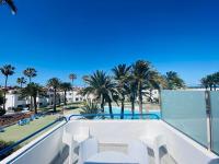 The swimming pool at or close to Apartamento Brumar2 Corralejo