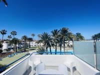 The swimming pool at or close to Apartamento Brumar2 Corralejo