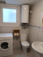 A bathroom at Iturri Apartment Old Town