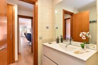 A bathroom at Par 4 Blue Star by VillaGranCanaria