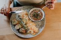 Jídlo v hotelu nebo okolí