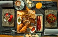 Jídlo v hotelu nebo okolí