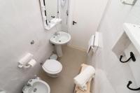 A bathroom at Casa Vacanza Black Magic Otranto