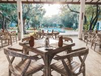 NIVADOO RESORT SIGIRIYAの敷地内または近くにあるプール