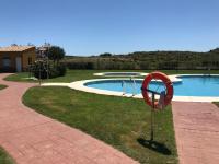 Bazén v ubytování Costa Esuri Golf Apartments nebo v jeho okolí