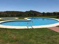 Bazén v ubytování Costa Esuri Golf Apartments nebo v jeho okolí