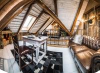 Posezení v ubytování RESORT KOVÁRNA - Frýdštejn - stylové ubytování, luxusní wellness, zážitková restaurace