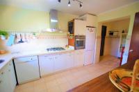 Kuchyň nebo kuchyňský kout v ubytování V&V LLORET- VILLA ELSA, lujosa villa con 2 piscinas