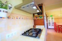 Kuchyň nebo kuchyňský kout v ubytování V&V LLORET- VILLA ELSA, lujosa villa con 2 piscinas